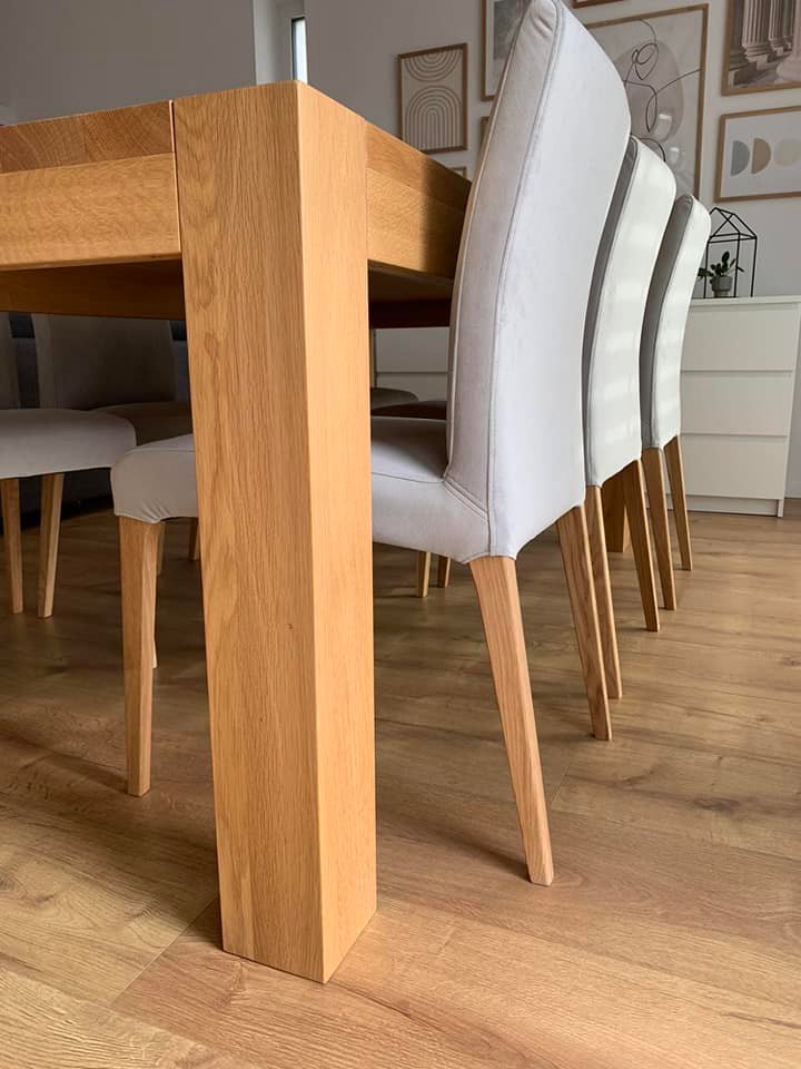 Jedálenský stôl z dreveného masívu