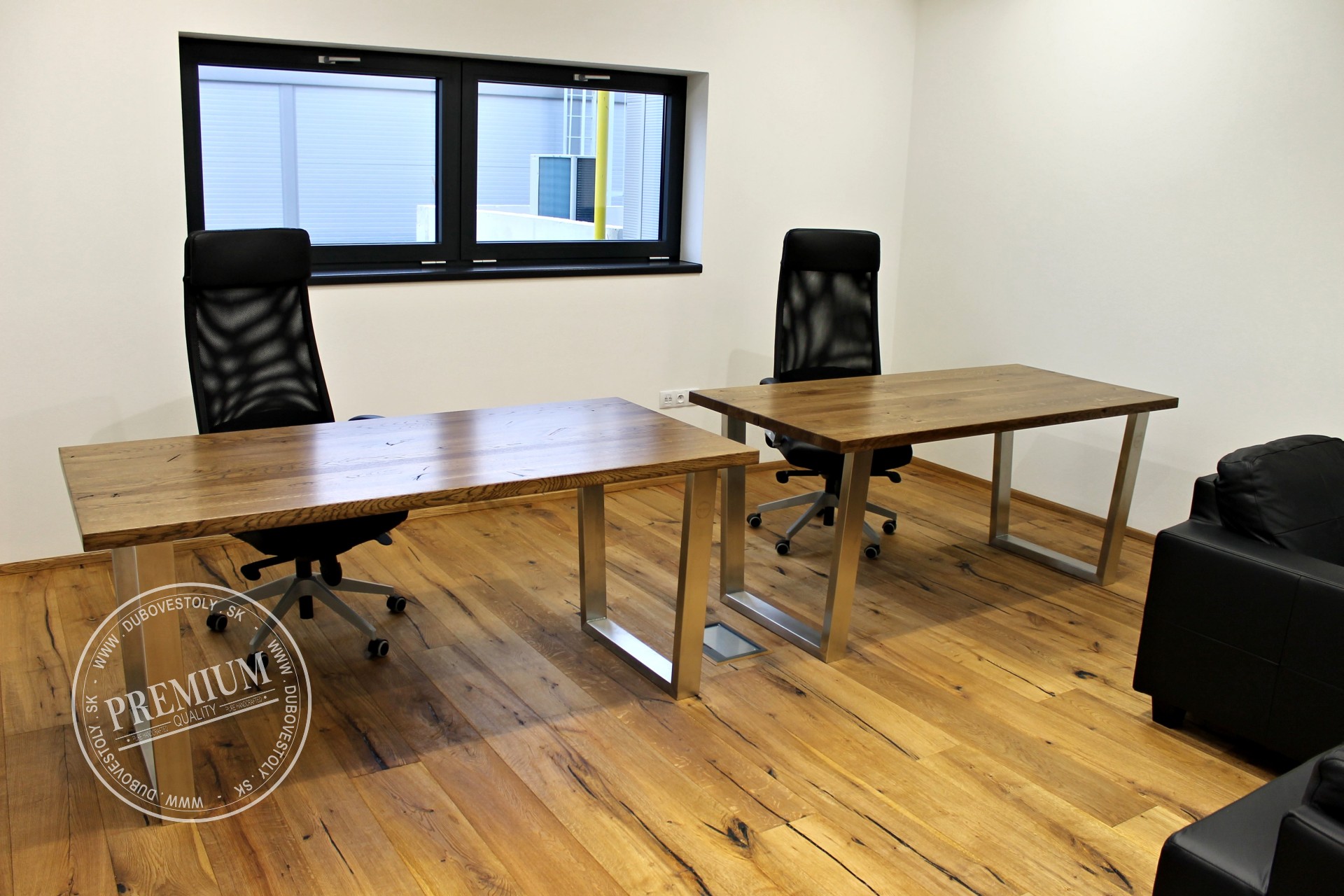 Drevené stoly do kancelárií