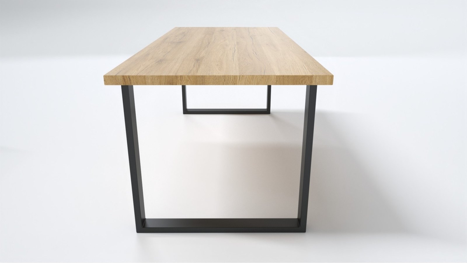 Stôl z masívu vhodný do kancelárie